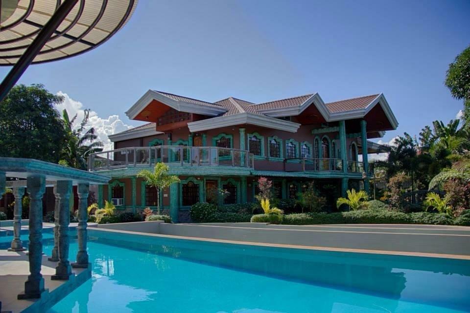 Luxus Residencia De Baler Hotel Bagian luar foto